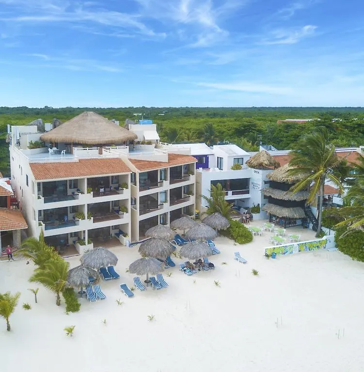 Aquatech Villas Derosa Resort Akumal Appart hôtel