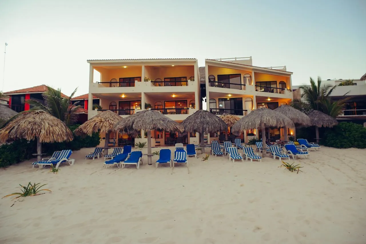 Aquatech Villas Derosa Resort Akumal