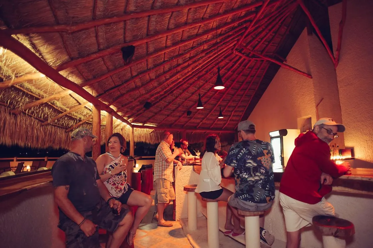 Aquatech Villas Derosa Resort Akumal Appart hôtel