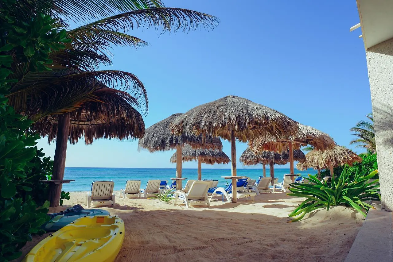 Aquatech Villas Derosa Resort Akumal