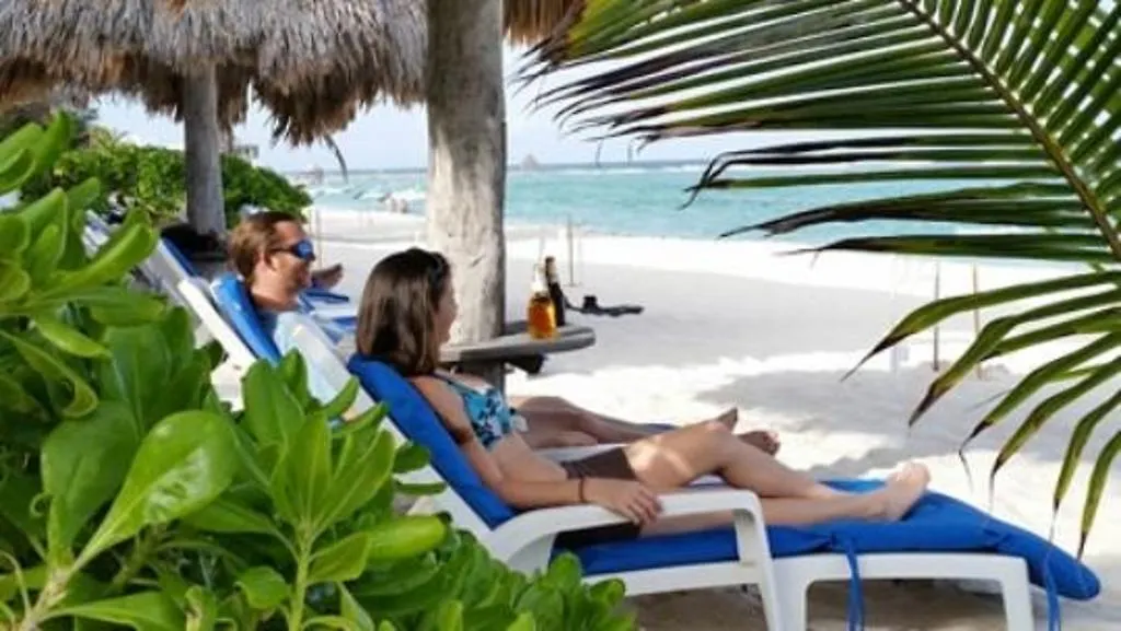 Aquatech Villas Derosa Resort Akumal Ξενοδοχείο με διαμερίσματα